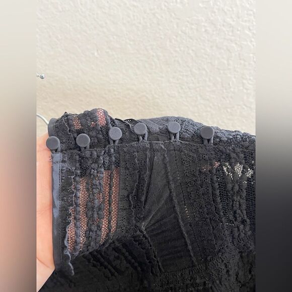 Cinq À Sept Antonia black Lace long sleeve turtleneck dark romance, size S - Picture 5 of 8